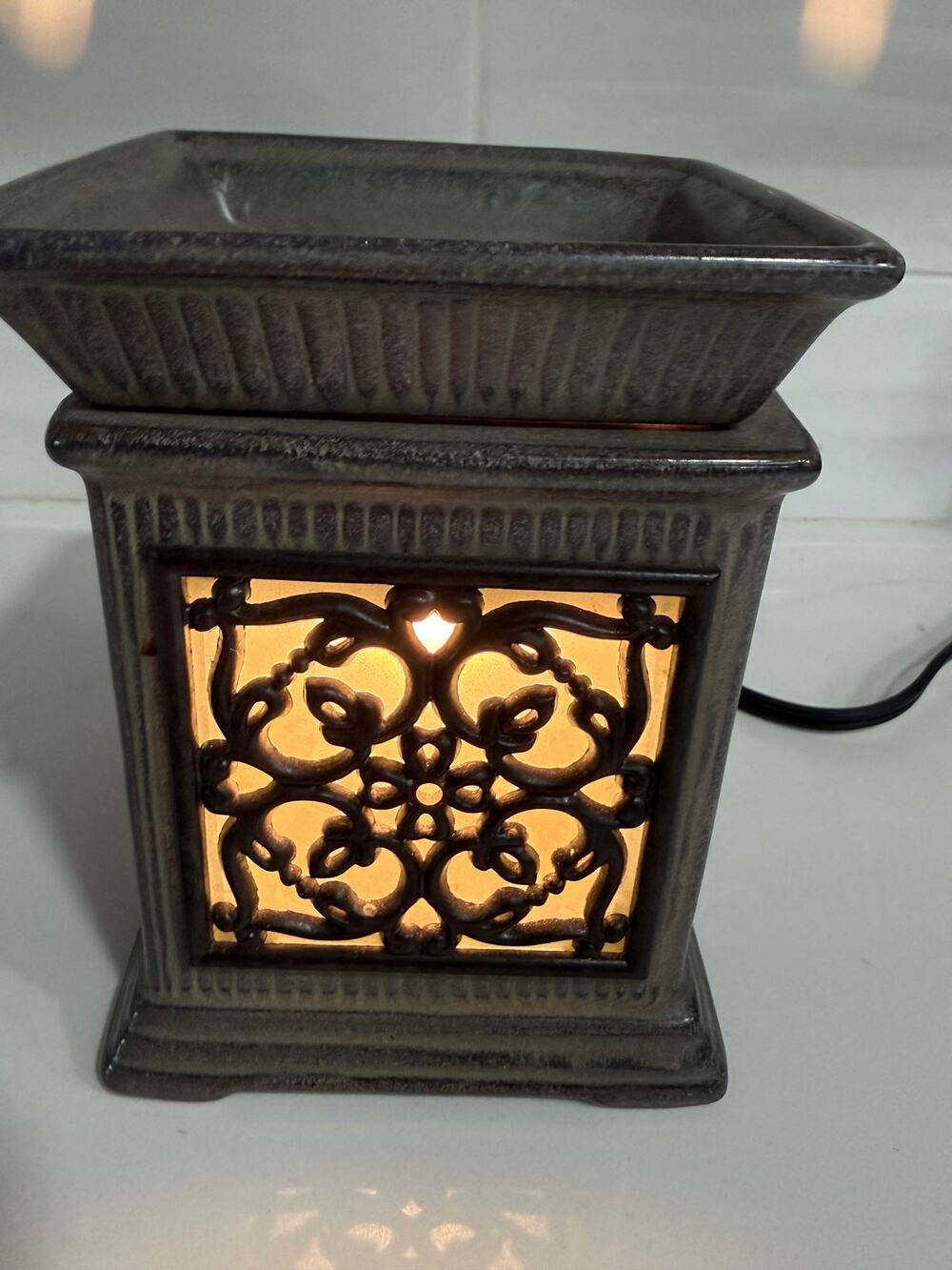 VINTAGE Style Scentsy Claret Retired Discontinued Element Wax Warmer Urn